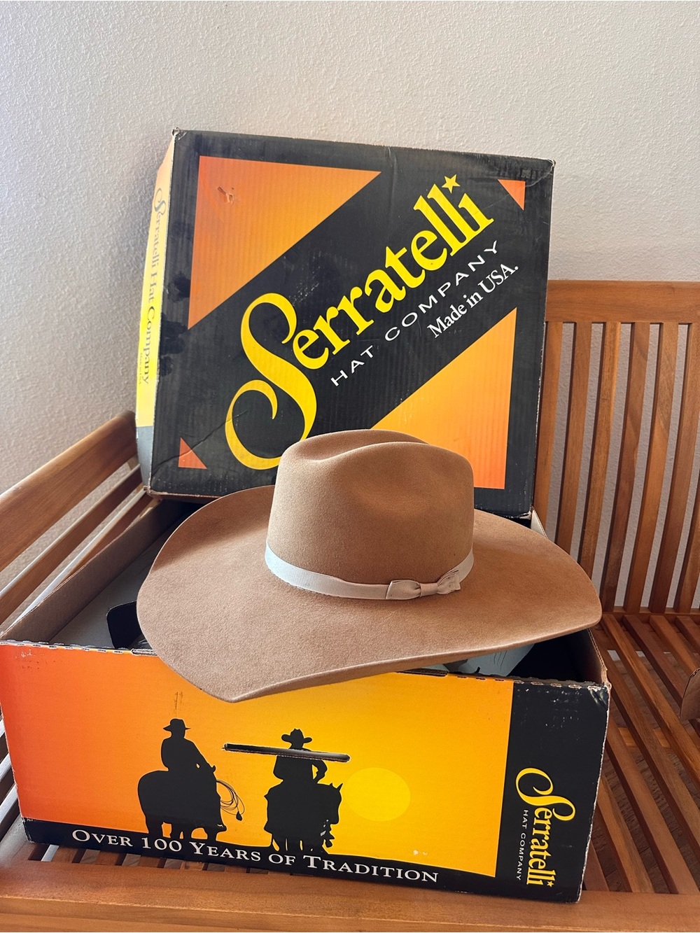 Serratelli Women's Brown Felt Western Hat with Light Band